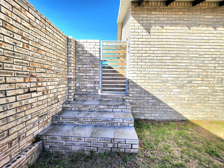 To Let 3 Bedroom Property for Rent in Lovemore Park Eastern Cape